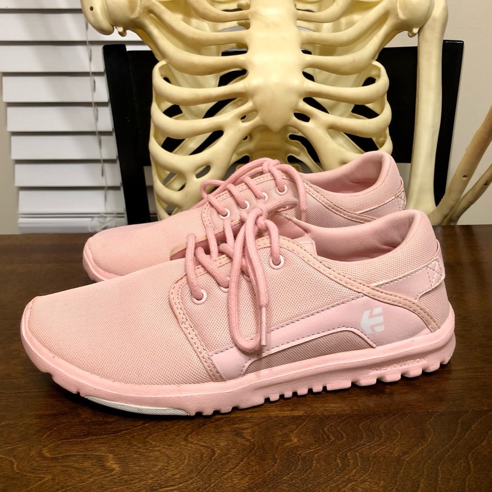 Etnies Pink Scout SMU Women’s Lace-Up Skateboarding Sneakers (rare)